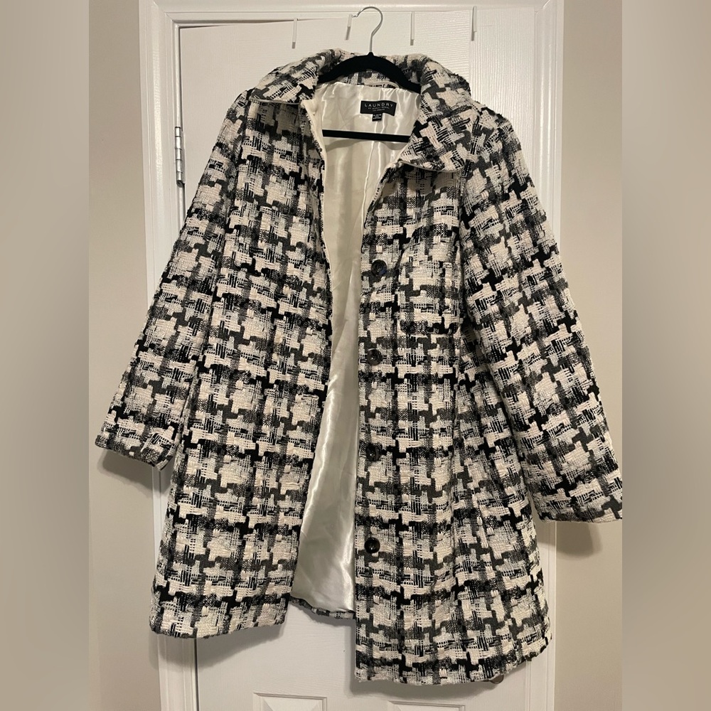 Laundry By Shelli Segal winter coat, has never been worn before!